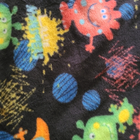 Little Monsters Blanket. - Picture 4 of 8